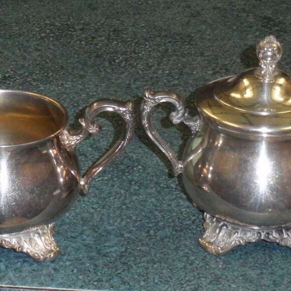 WM Rogers And Son Silver Plated Creamer and Sugar Bowl Victorian Rose 1903 1904 - Picture 3 of 7